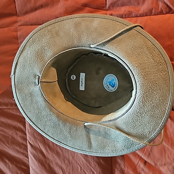 Suede Hat, Never Worn- Women's Medium - Picture 3 of 5